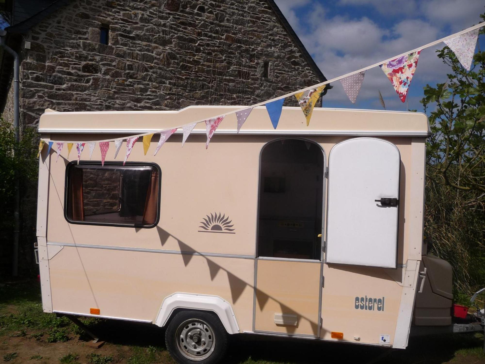 Bretagne Chambre D'Hotes Suite 53M2 Et Caravane Vintage Avec Cuisine Et Salle De Bains Privees Brittany B&B 53M2 Suite And Vintage Caravan Glamping With Private Kitchen And Bathroom Pleumeur-Gautier Dış mekan fotoğraf