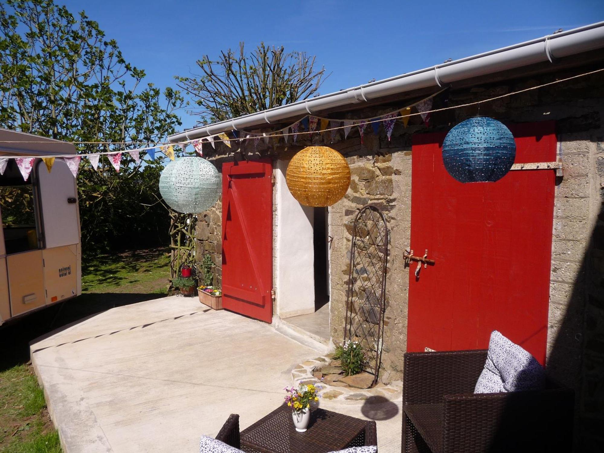 Bretagne Chambre D'Hotes Suite 53M2 Et Caravane Vintage Avec Cuisine Et Salle De Bains Privees Brittany B&B 53M2 Suite And Vintage Caravan Glamping With Private Kitchen And Bathroom Pleumeur-Gautier Dış mekan fotoğraf